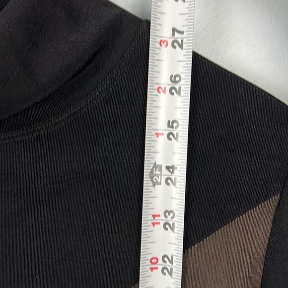 Chico’s Travelers size 0/ small color block mock neck top - Picture 8 of 8